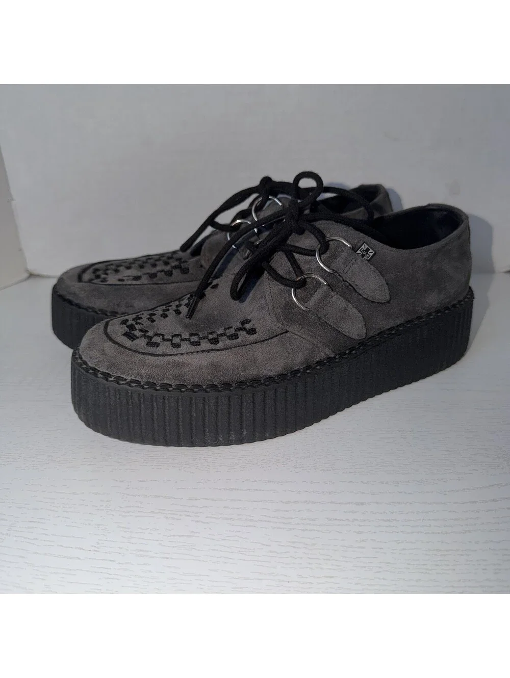T.U.K. Low Sole Creeper Shoes Men's 8 Women 10 Gray Suede Sneakers
